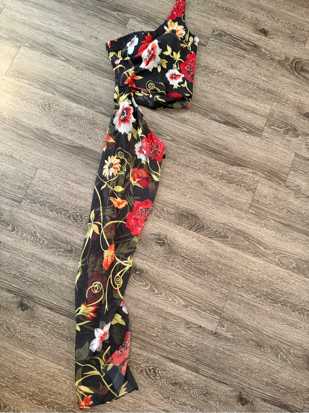 Fehaute One Shoulder Draped Side Scarf New